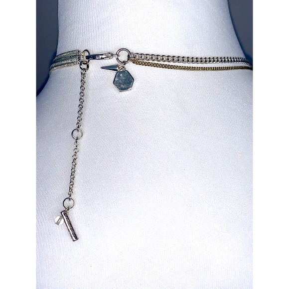 Kenneth Cole New York Silver & Gold Tone Interlocking Rings Necklace EUC - Picture 8 of 9